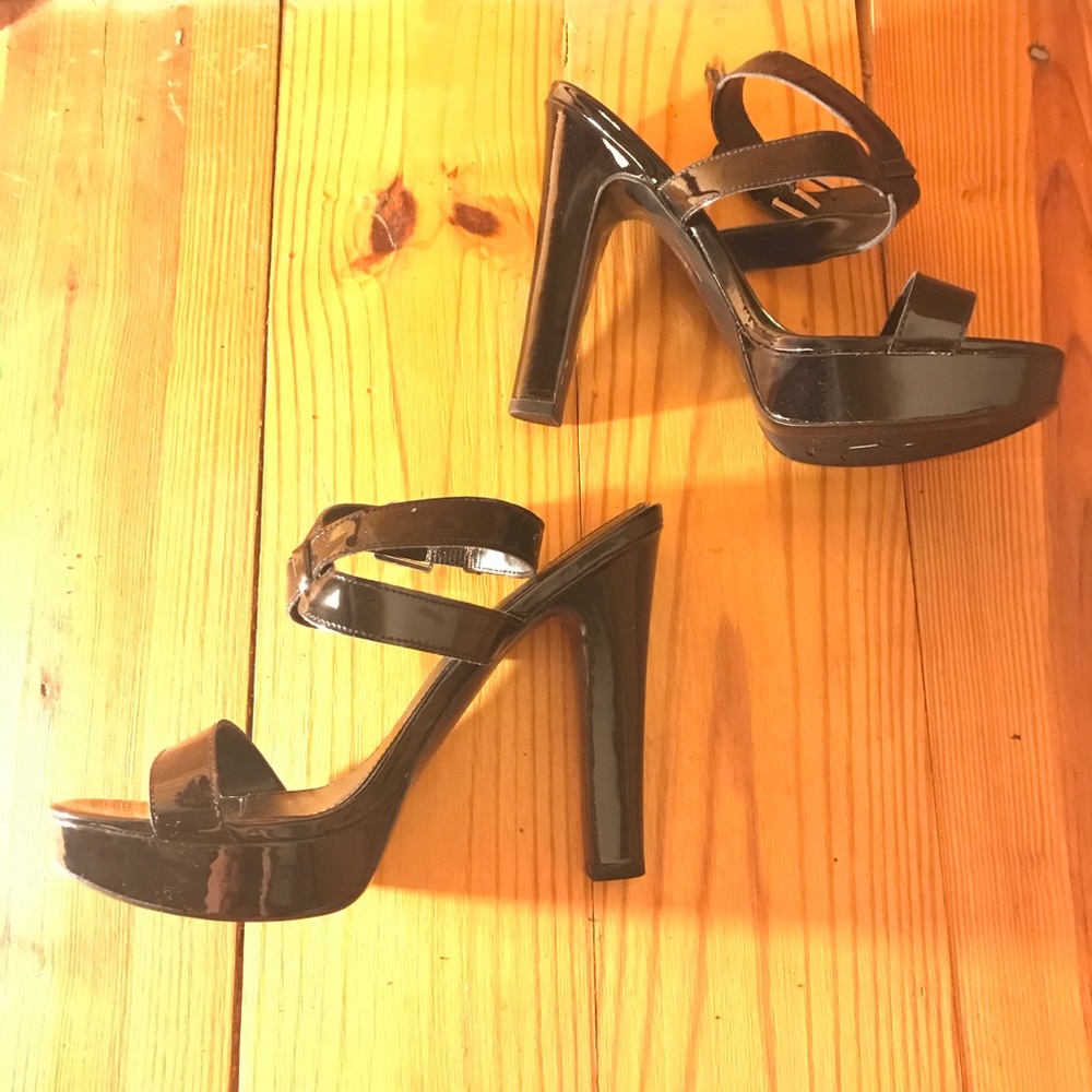 Ralph Lauren Black Patent Leather Heels, EUC, 7.5